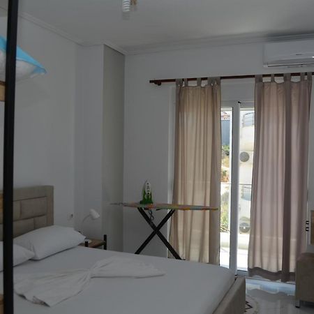 Akil Apartments Sarandë Exteriör bild