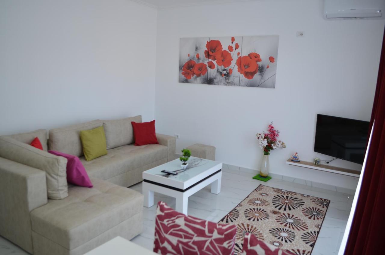 Akil Apartments Sarandë Exteriör bild