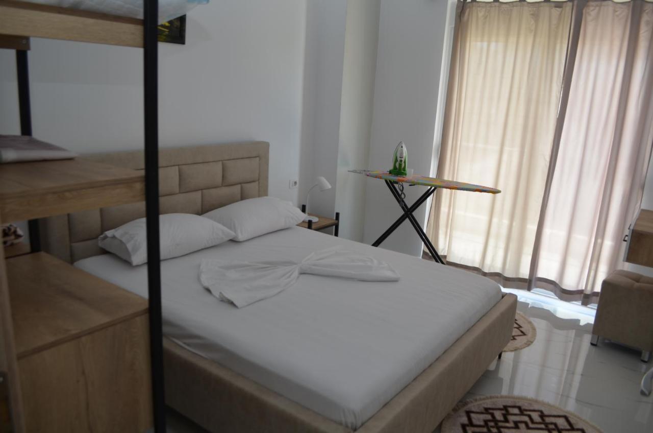 Akil Apartments Sarandë Exteriör bild