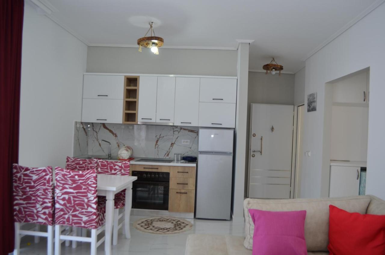 Akil Apartments Sarandë Exteriör bild