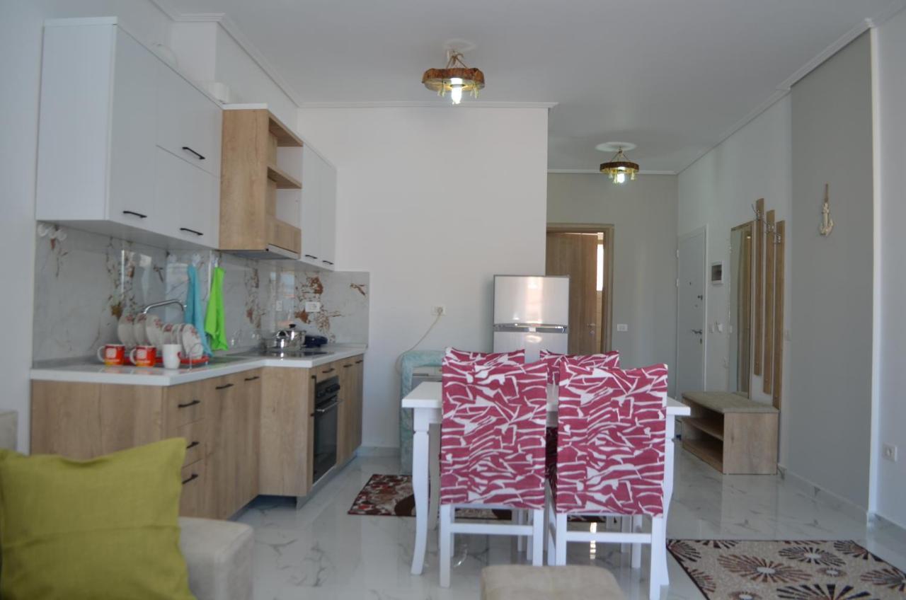 Akil Apartments Sarandë Exteriör bild