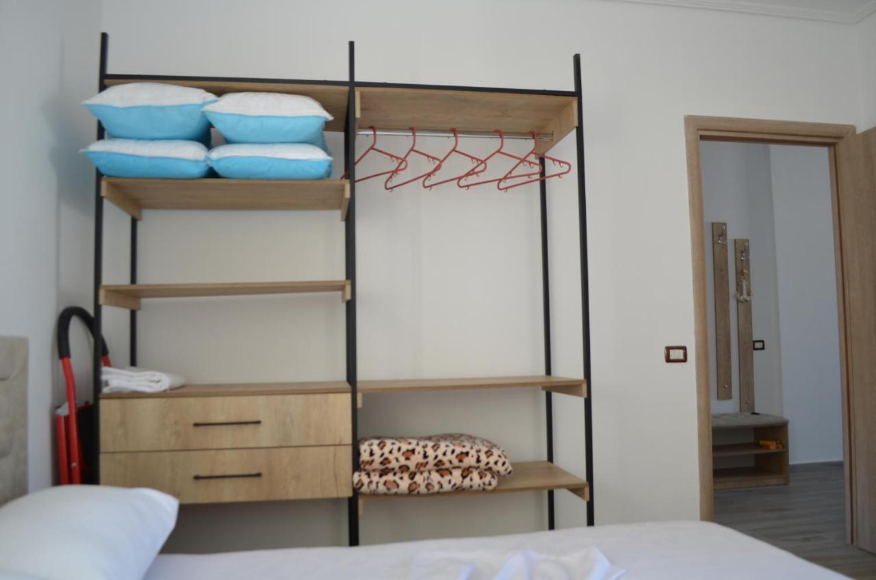 Akil Apartments Sarandë Exteriör bild