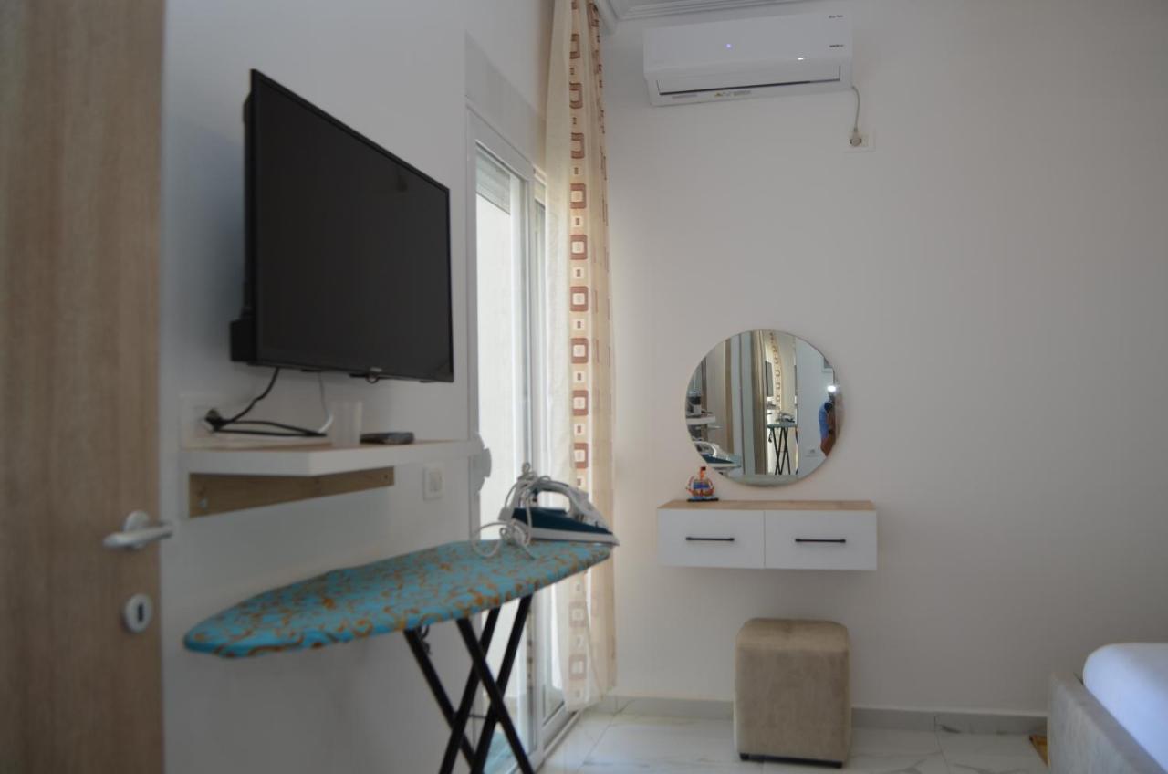 Akil Apartments Sarandë Exteriör bild