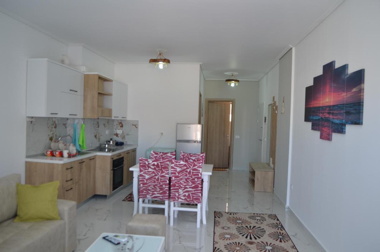 Akil Apartments Sarandë Exteriör bild