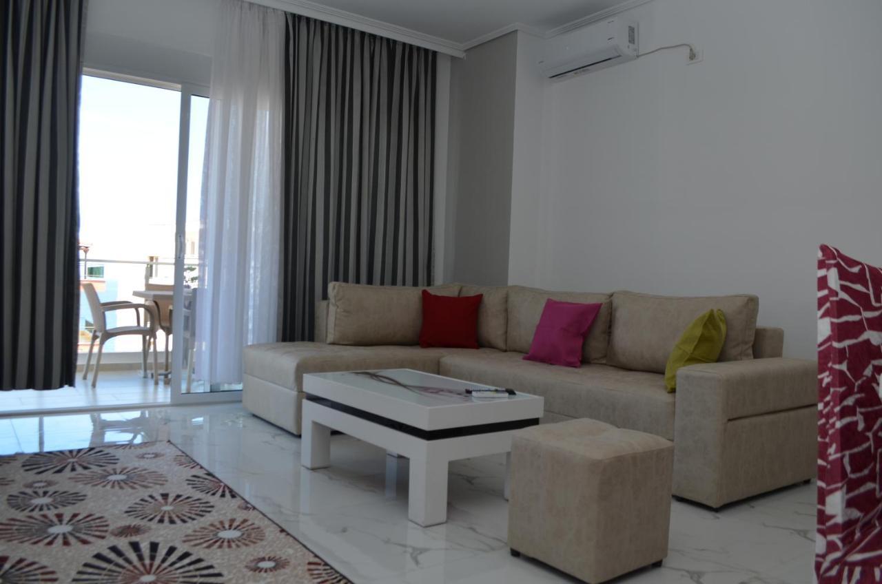 Akil Apartments Sarandë Exteriör bild