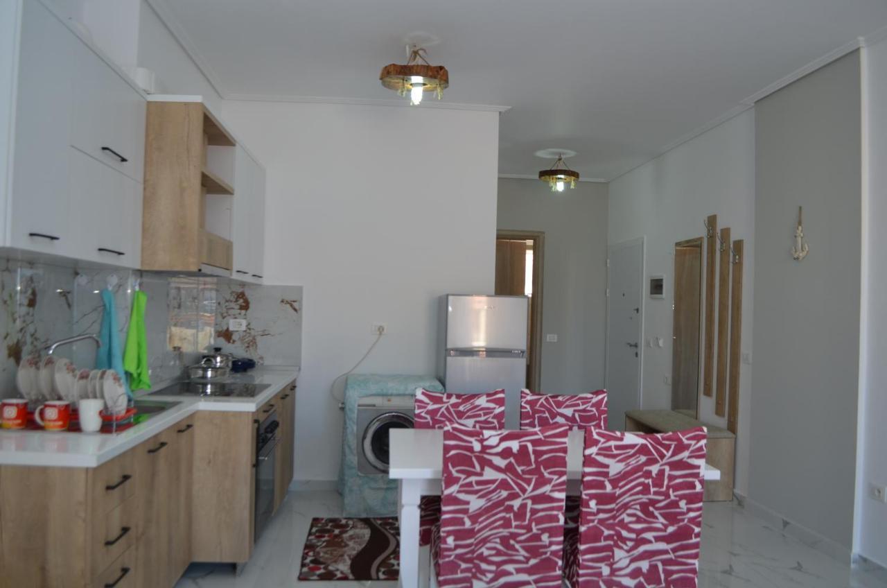 Akil Apartments Sarandë Exteriör bild